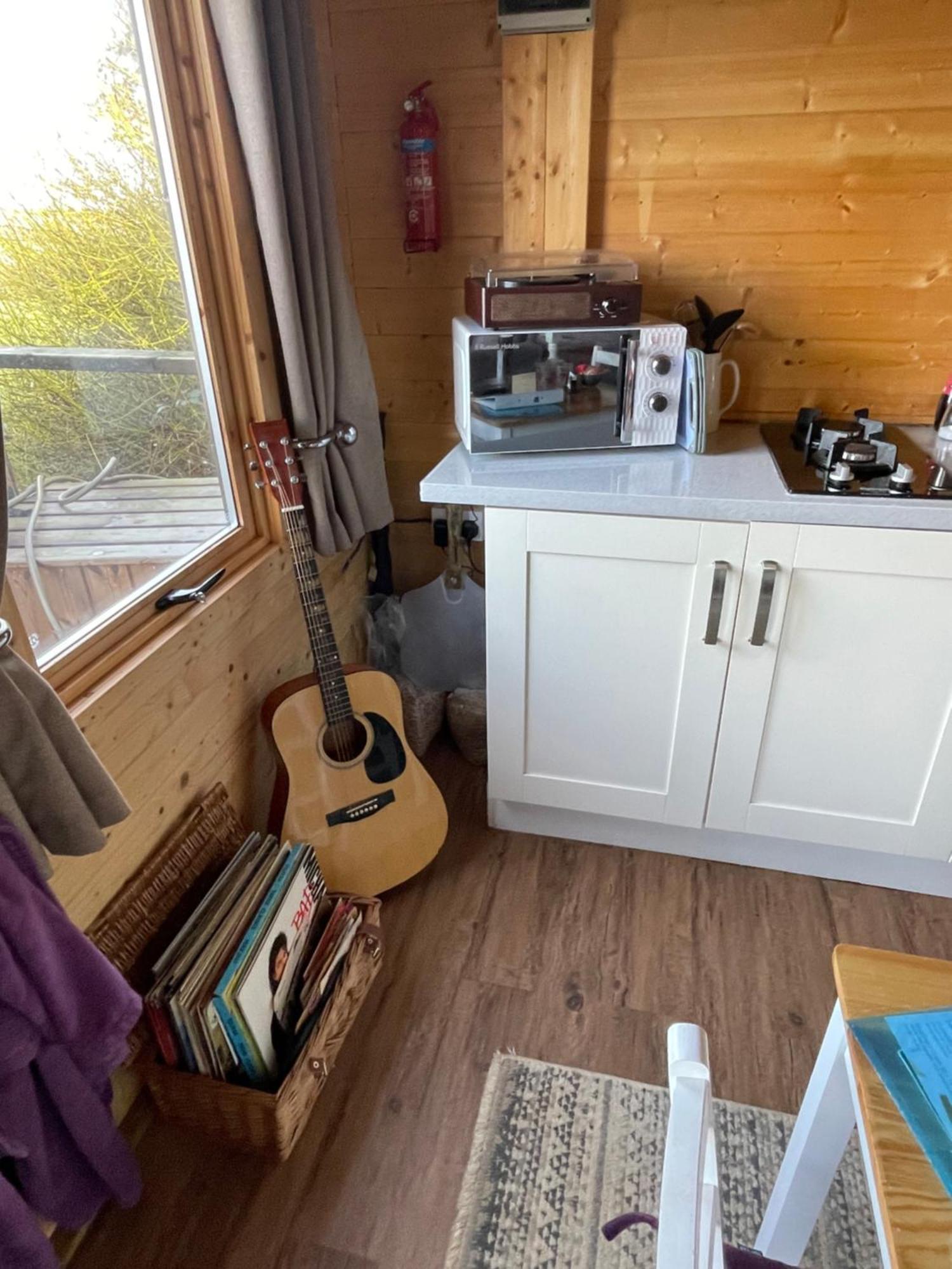 Cosy Cabin In Annie'S Meadow West Meon Εξωτερικό φωτογραφία