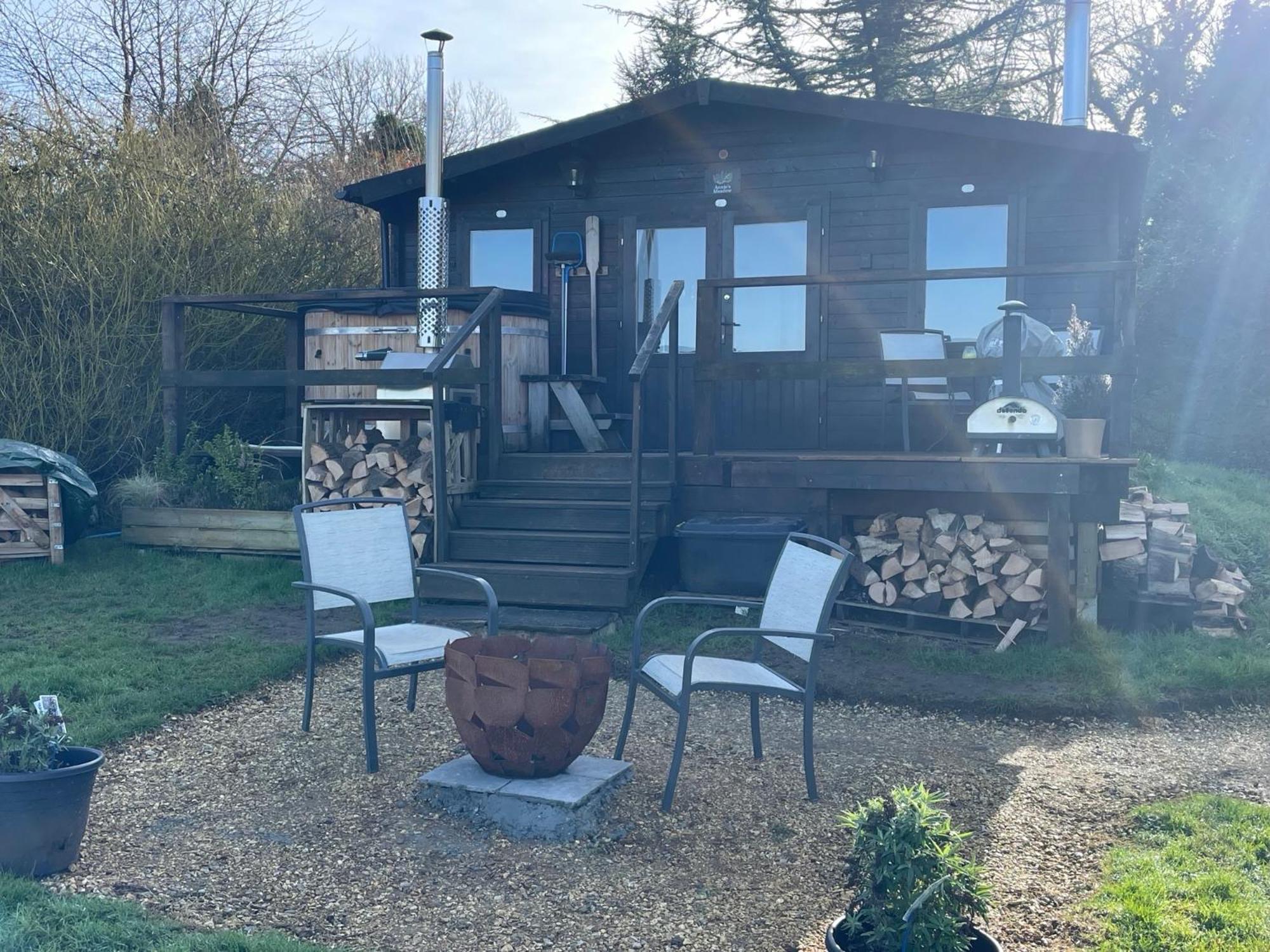 Cosy Cabin In Annie'S Meadow West Meon Εξωτερικό φωτογραφία